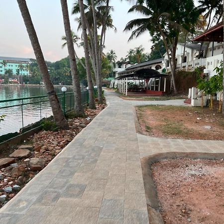 Jaladarshini Lakeside Gardens Bed and Breakfast Kollam Εξωτερικό φωτογραφία