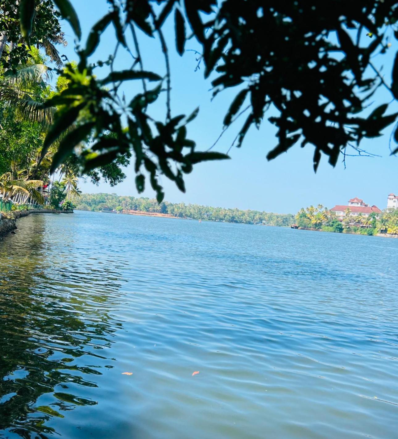 Jaladarshini Lakeside Gardens Bed and Breakfast Kollam Εξωτερικό φωτογραφία