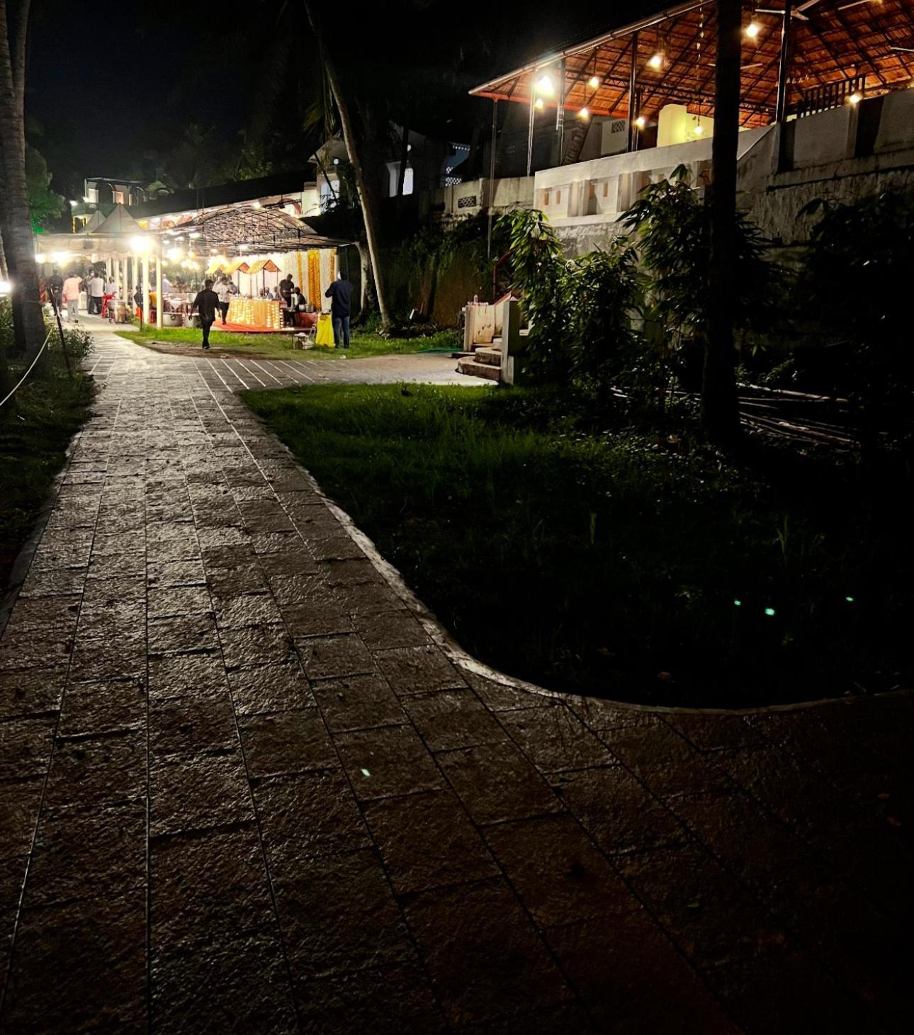 Jaladarshini Lakeside Gardens Bed and Breakfast Kollam Εξωτερικό φωτογραφία